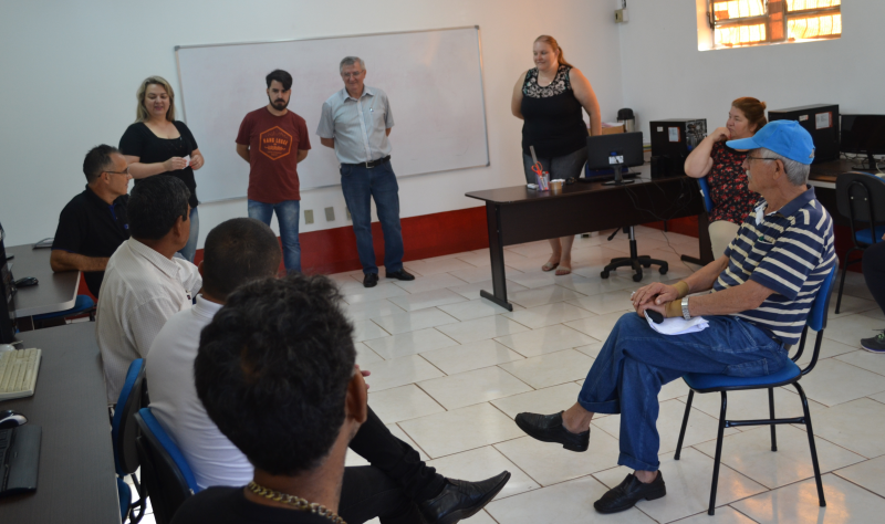 GOVERNO MUNICIPAL DÁ INÍCIO A INCLUSÃO DIGITAL 2017